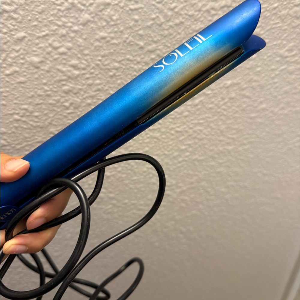 Soleil Flat Iron - Picture 5 of 6